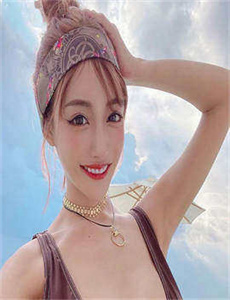 艾米利亚克拉克